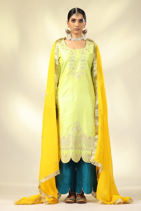 Buy_Shivani Sabharwal_Green Silk, Organza Sequins, Lace Zari Embroidered Scalloped Kurta Pant Set _Online_at_Aza_Fashions