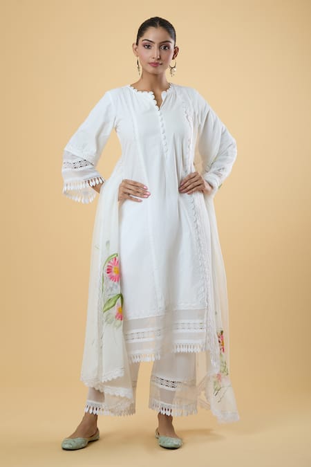 Buy Samyukta Singhania White Cotton Lace Split V-neck Garima Scallop Embellished Kurta Set Buy_Samyukta Singhania_White Cotton Lace Split V-neck Garima Scallop Embellished Kurta Set