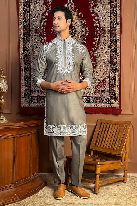 The House Of Diwans Thread Embroidered Kurta Set 