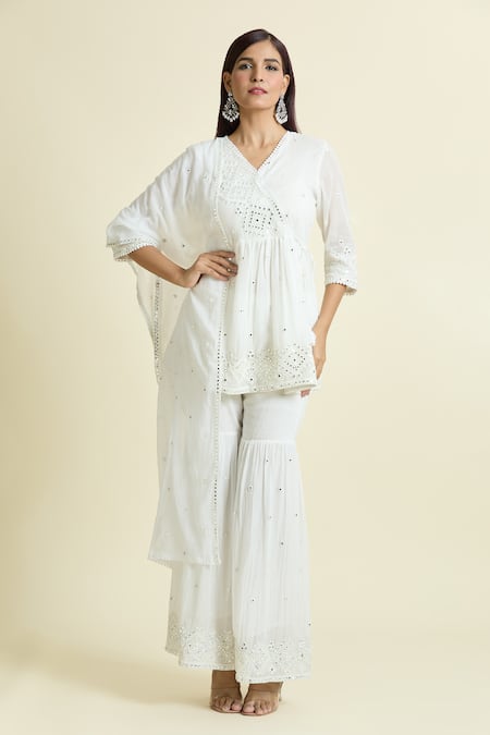Buy_Samyukta Singhania_Off White Cotton Mirrors V-neck Embroidered Peplum Kurta Sharara Set 