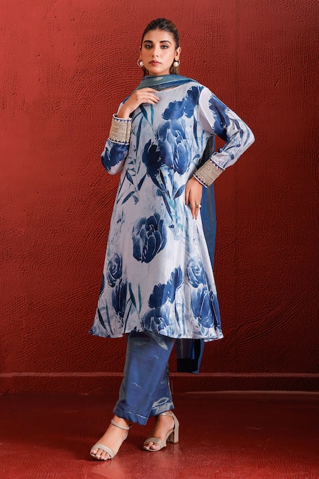 The Home Affair_White Muslin, Crepe, Cotton, Silk, Tissue Floral Pattern A-line Kurta Set _at_Aza_Fashions