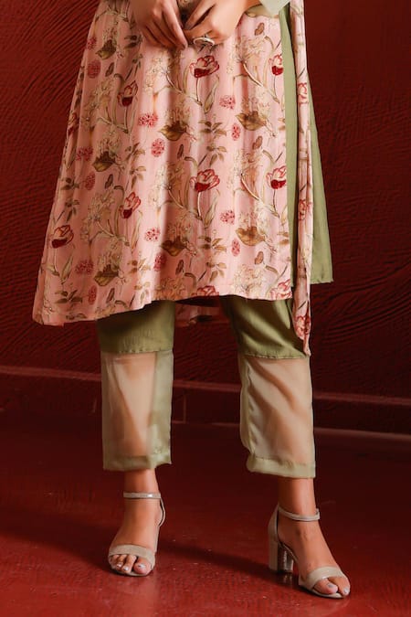 The Home Affair Green Muslin, Cotton, Tissue Sequins, Pearls, Cut Work Detailed Kurta Jacket Set at Aza Fashions The Home Affair_Green Muslin, Cotton, Tissue Sequins, Pearls, Cut Work Detailed Kurta Jacket Set _at_Aza_Fashions