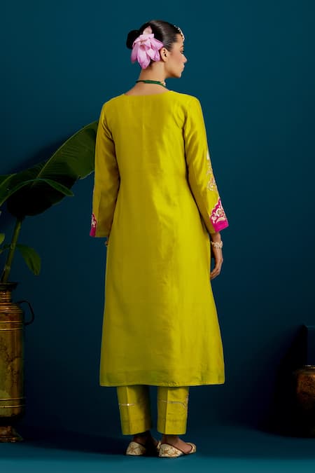 Shop Anantaa By Roohi Green Silk, Chanderi Sequins, Patchwork, Beads, Resham Paisley Kurta Pant Set at Aza Fashions Shop_Anantaa By Roohi_Green Silk, Chanderi Sequins, Patchwork, Beads, Resham Paisley Kurta Pant Set _at_Aza_Fashions