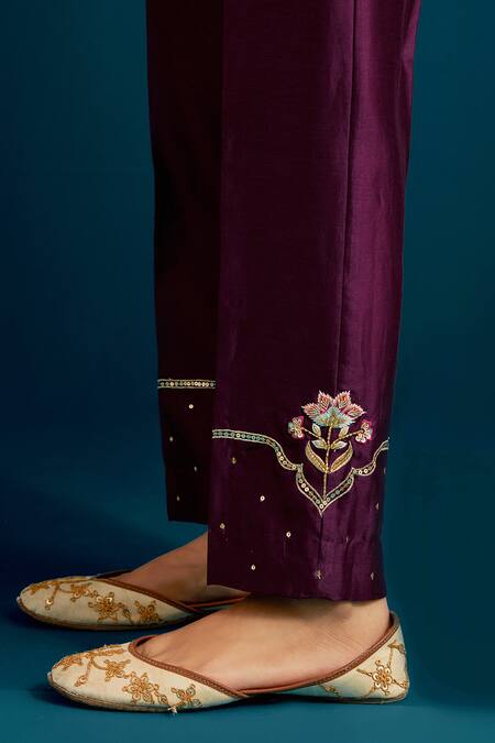 Buy_Anantaa By Roohi_Purple Silk, Chanderi Gota Resham Paisley Placement Embroidered Kurta With Pant _Online_at_Aza_Fashions
