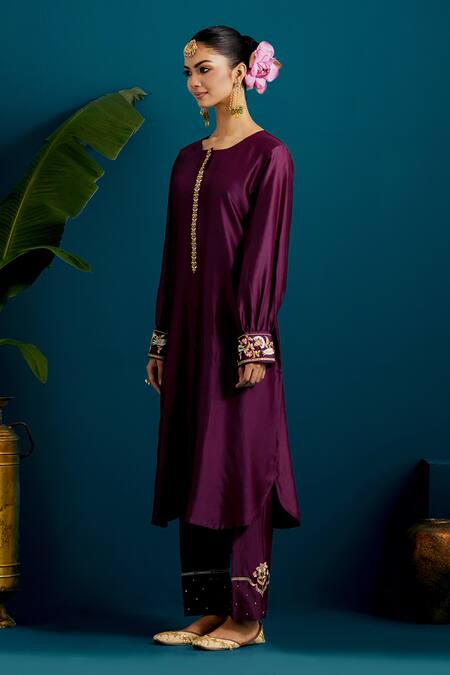Anantaa By Roohi_Purple Silk, Chanderi Gota Resham Paisley Placement Embroidered Kurta With Pant _at_Aza_Fashions