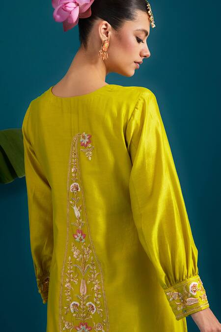 Shop Anantaa By Roohi Green Silk, Chanderi Gota Patti, Placed Paisley Resham Kurta With Pant Online at Aza Fashions Shop_Anantaa By Roohi_Green Silk, Chanderi Gota Patti, Placed Paisley Resham Kurta With Pant _Online_at_Aza_Fashions