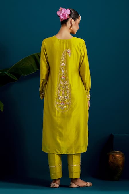 Shop Anantaa By Roohi Green Silk, Chanderi Sequins, Embroidery Placed Paisley Resham Kurta Pant Set at Aza Fashions Shop_Anantaa By Roohi_Green Silk, Chanderi Sequins, Embroidery Placed Paisley Resham Kurta Pant Set _at_Aza_Fashions