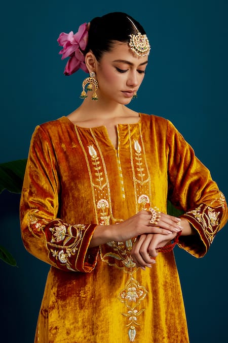 Shop Anantaa By Roohi Yellow Viscose, Chanderi, Velvet Floral Resham Embroidered Kurta Pant Set Shop_Anantaa By Roohi_Yellow Viscose, Chanderi, Velvet Floral Resham Embroidered Kurta Pant Set