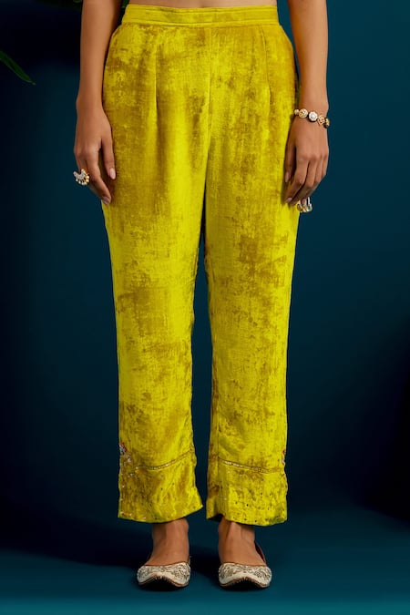 Anantaa By Roohi Green Viscose, Chanderi, Velvet Beads, Sequins, Cut Floral Vine Kurta Pant Set Online at Aza Fashions Anantaa By Roohi_Green Viscose, Chanderi, Velvet Beads, Sequins, Cut Floral Vine Kurta Pant Set _Online_at_Aza_Fashions