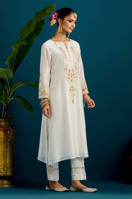 Anantaa By Roohi Off White Silk, Chanderi Embroidery Floral Kurta With Pant at Aza Fashions Anantaa By Roohi_Off White Silk, Chanderi Embroidery Floral Kurta With Pant _at_Aza_Fashions