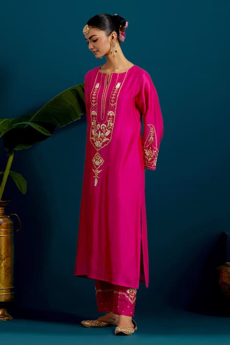 Shop Anantaa By Roohi Pink Silk, Chanderi Embroidery Split V-neck Floral Resham Kurta With Pant Online at Aza Fashions Shop_Anantaa By Roohi_Pink Silk, Chanderi Embroidery Split V-neck Floral Resham Kurta With Pant _Online_at_Aza_Fashions