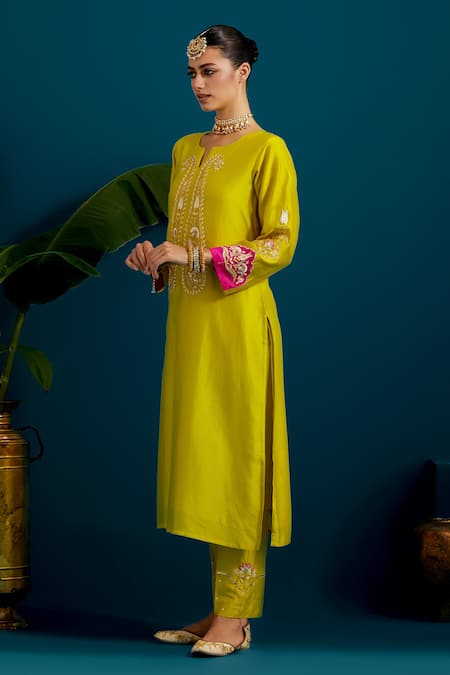 Shop Anantaa By Roohi Green Silk, Chanderi Sequins, Embroidery Floral Dabka Straight Kurta With Pant Online at Aza Fashions Shop_Anantaa By Roohi_Green Silk, Chanderi Sequins, Embroidery Floral Dabka Straight Kurta With Pant _Online_at_Aza_Fashions