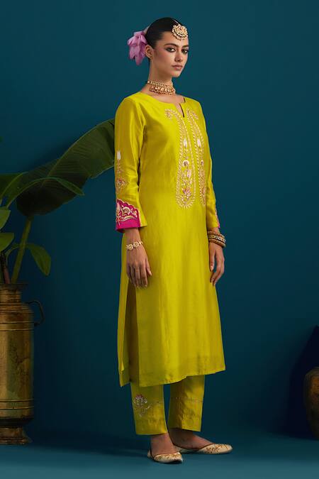 Anantaa By Roohi Green Silk, Chanderi Sequins, Embroidery Floral Dabka Straight Kurta With Pant at Aza Fashions Anantaa By Roohi_Green Silk, Chanderi Sequins, Embroidery Floral Dabka Straight Kurta With Pant _at_Aza_Fashions