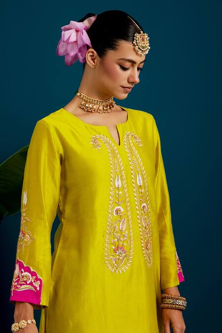 Buy Anantaa By Roohi Green Silk, Chanderi Sequins, Embroidery Floral Dabka Straight Kurta With Pant Buy_Anantaa By Roohi_Green Silk, Chanderi Sequins, Embroidery Floral Dabka Straight Kurta With Pant