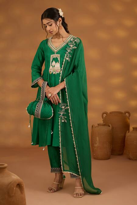 ISHA GUPTA TAYAL_Green Silk, Organza, Cotton Zari, Sequins, Embroidery V-neck Zardozi Kurta Set _Online_at_Aza_Fashions