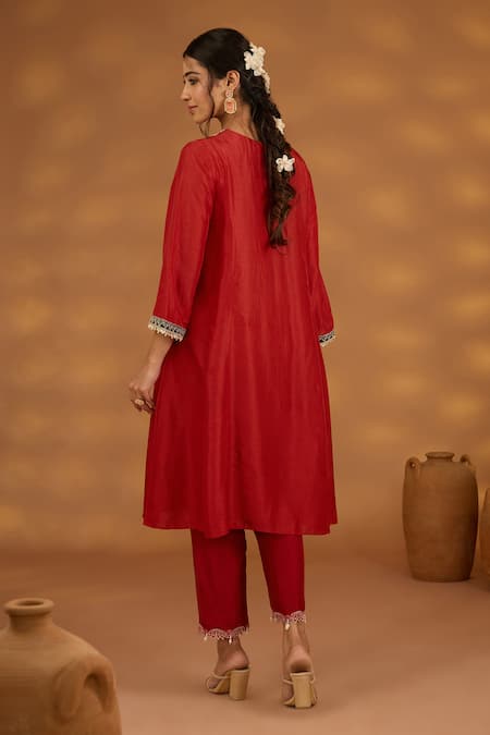 Shop ISHA GUPTA TAYAL Red Silk, Organza, Cotton Embroidery, Zari, Lord Srinathji Patchwork Kurta Set at Aza Fashions Shop_ISHA GUPTA TAYAL_Red Silk, Organza, Cotton Embroidery, Zari, Lord Srinathji Patchwork Kurta Set _at_Aza_Fashions