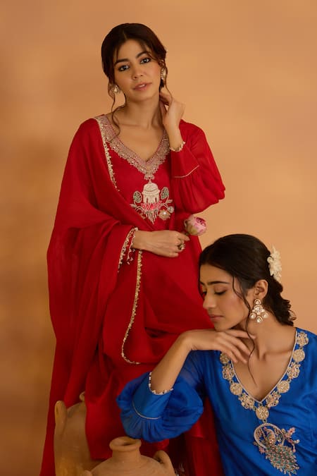 Shop ISHA GUPTA TAYAL Red Silk, Organza, Cotton Cut Work, Sequins, Beads, Architectural Kurta Set Shop_ISHA GUPTA TAYAL_Red Silk, Organza, Cotton Cut Work, Sequins, Beads, Architectural Kurta Set