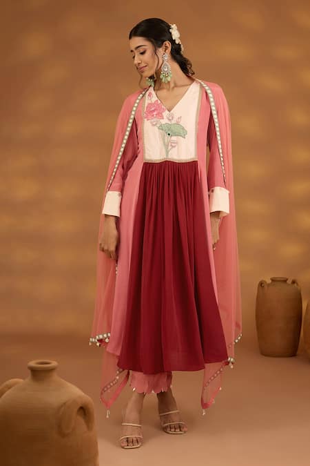Shop ISHA GUPTA TAYAL Pink Crepe, Net, Cotton Sequins, Patchwork, Embroidery V-neck Lotus Kurta Set at Aza Fashions Shop_ISHA GUPTA TAYAL_Pink Crepe, Net, Cotton Sequins, Patchwork, Embroidery V-neck Lotus Kurta Set _at_Aza_Fashions
