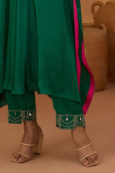 ISHA GUPTA TAYAL_Green Chiffon, Satin, Linen Embroidery, Beads V-neck Draped Kurta And Pant Set _Online_at_Aza_Fashions