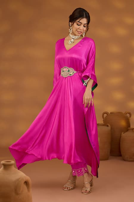 ISHA GUPTA TAYAL Pink Chiffon, Satin, Linen Embroidery V-neck Draped Kurta Set With Belt Online at Aza Fashions ISHA GUPTA TAYAL_Pink Chiffon, Satin, Linen Embroidery V-neck Draped Kurta Set With Belt _Online_at_Aza_Fashions