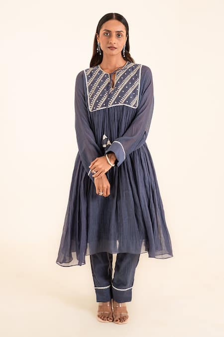 SSHILPA SAMRIYA Hand Embroidered Pleated Kurta With Pant 