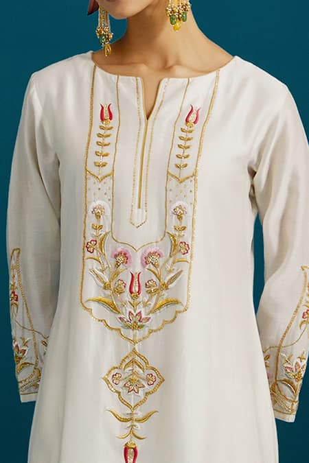 Shop Anantaa By Roohi Black Silk, Chanderi Sequins, Diamonds, Embroidery, Floral Kurta And Pant Set Online at Aza Fashions Shop_Anantaa By Roohi_Black Silk, Chanderi Sequins, Diamonds, Embroidery, Floral Kurta And Pant Set _Online_at_Aza_Fashions