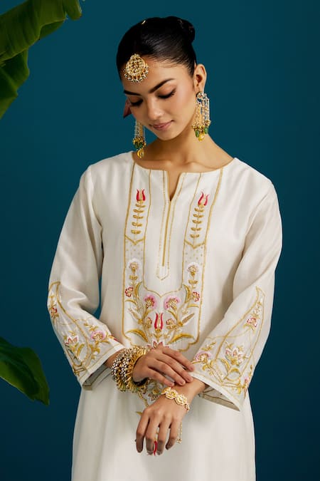 Shop Anantaa By Roohi Black Silk, Chanderi Sequins, Diamonds, Embroidery, Floral Kurta And Pant Set Shop_Anantaa By Roohi_Black Silk, Chanderi Sequins, Diamonds, Embroidery, Floral Kurta And Pant Set