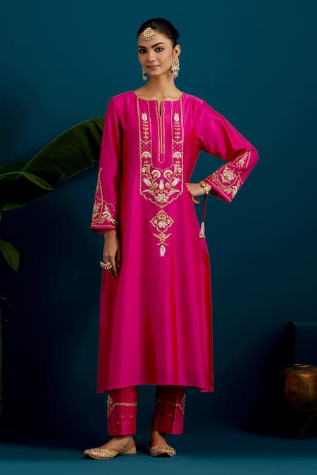 Shop_Anantaa By Roohi_Black Silk, Chanderi Sequins, Gota Patti, Floral Resham Kurta And Pant Set _Online_at_Aza_Fashions