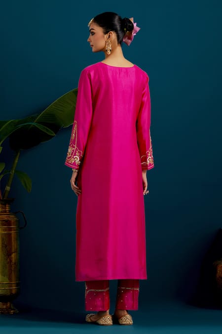 Anantaa By Roohi Silk Chanderi Floral Resham Embroidered Kurta & Pant Set 