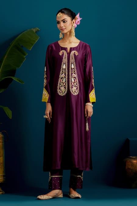 Shop Anantaa By Roohi Black Silk, Chanderi Sequins, Embroidery, Gota Patti Paisley Kurta And Pant Set Online at Aza Fashions Shop_Anantaa By Roohi_Black Silk, Chanderi Sequins, Embroidery, Gota Patti Paisley Kurta And Pant Set _Online_at_Aza_Fashions