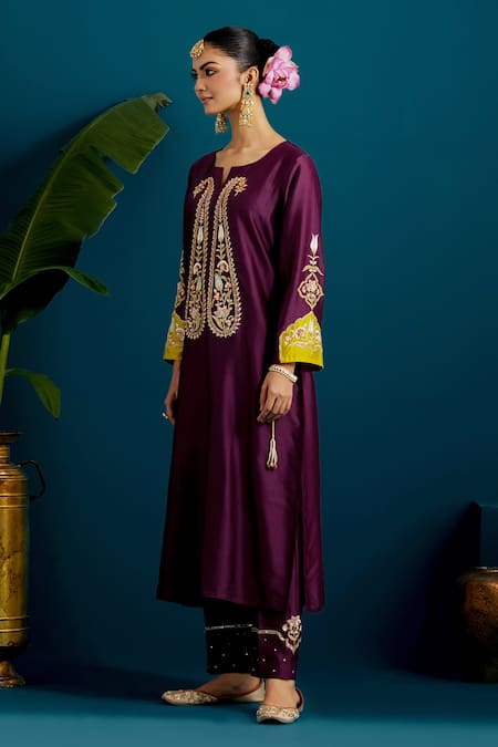 Anantaa By Roohi Black Silk, Chanderi Sequins, Embroidery, Gota Patti Paisley Kurta And Pant Set at Aza Fashions Anantaa By Roohi_Black Silk, Chanderi Sequins, Embroidery, Gota Patti Paisley Kurta And Pant Set _at_Aza_Fashions