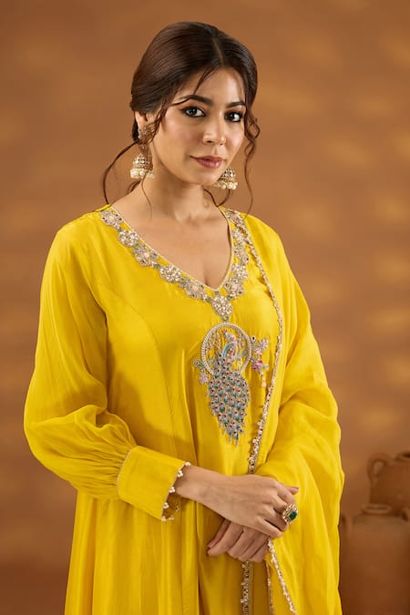 Buy_ISHA GUPTA TAYAL_Yellow Silk, Organza, Cotton Cut Work, Peacock Placement Embroidered Kurta Set _Online_at_Aza_Fashions
