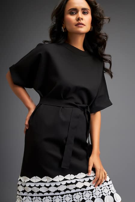 Buy_Deepika Arora_Black Polyester Applique Round Neck Geometric Ornate Leather Belted Midi Dress _Online_at_Aza_Fashions