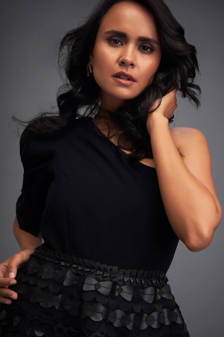 Deepika Arora Black Crepe, Net Cut Work, Embroidery Geometric Cutwork Embellished Dress at Aza Fashions Deepika Arora_Black Crepe, Net Cut Work, Embroidery Geometric Cutwork Embellished Dress _at_Aza_Fashions