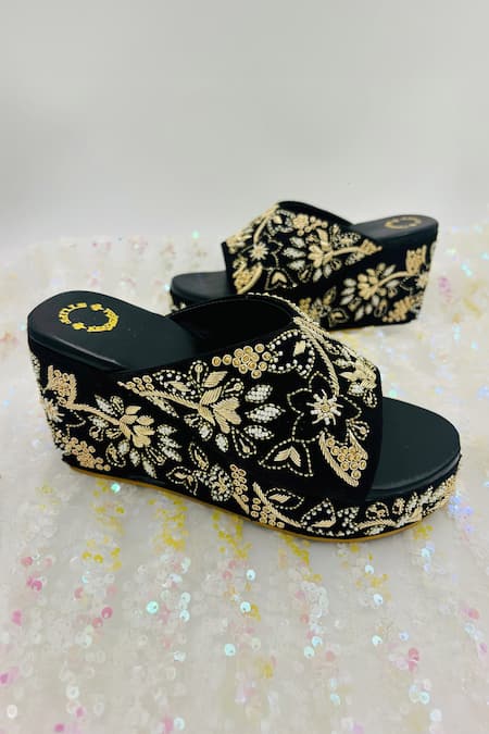 Shiveen Shiveen Hastashilp Nakshi Embroidered Wedges 