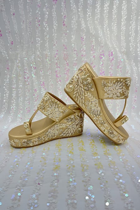 Shiveen Shiveen Gold Nakshi Embroidered Wedges 