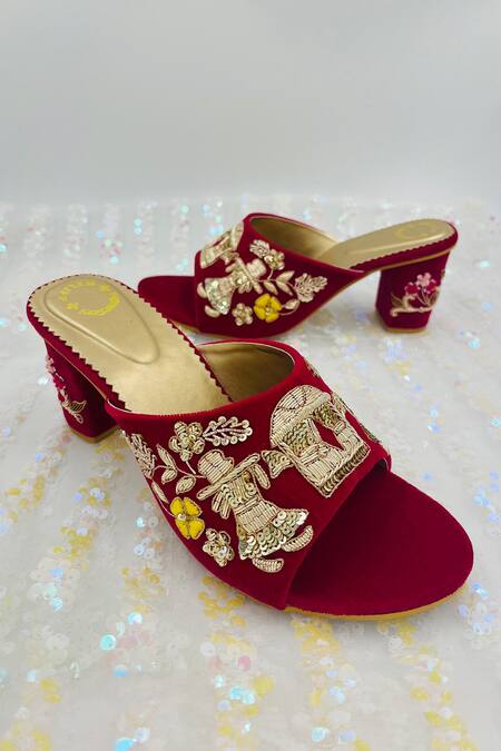 Shiveen Shiveen_Maroon Embroidered Velvet Zari Heels _Online_at_Aza_Fashions