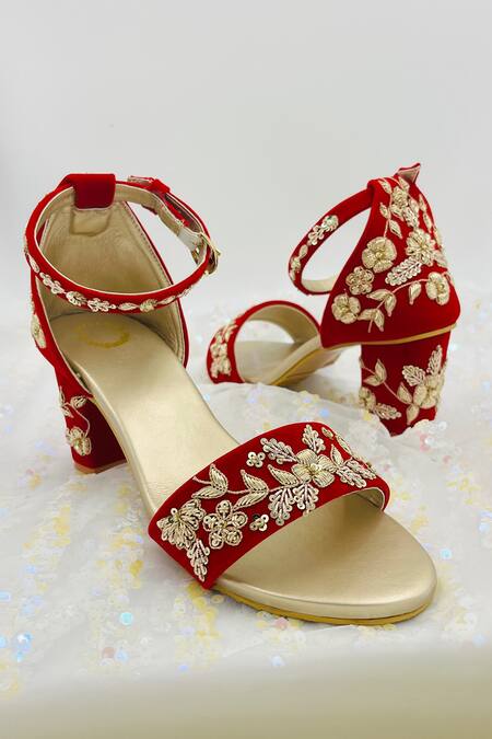Shiveen Shiveen_Red Embroidery Firaki Zari Floral Heels _Online_at_Aza_Fashions