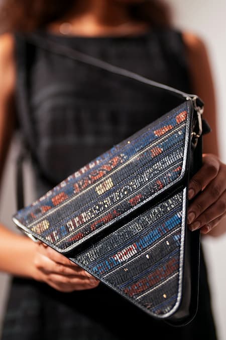 Buy_Adisee_Black Jade Inverted Triangle Handbag _Online_at_Aza_Fashions