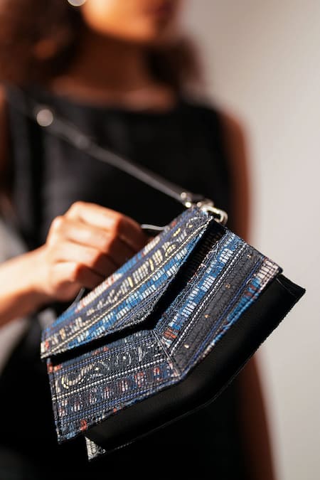 Shop_Adisee_Black Kendal Textured Handbag _Online_at_Aza_Fashions