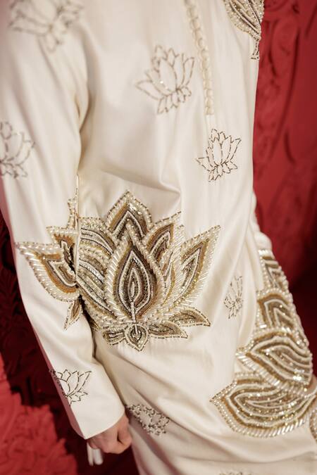Buy_Jubinav Chadha_White Chanderi Pearls, Sequins Lotus Embroidered Kurta With Pant 
