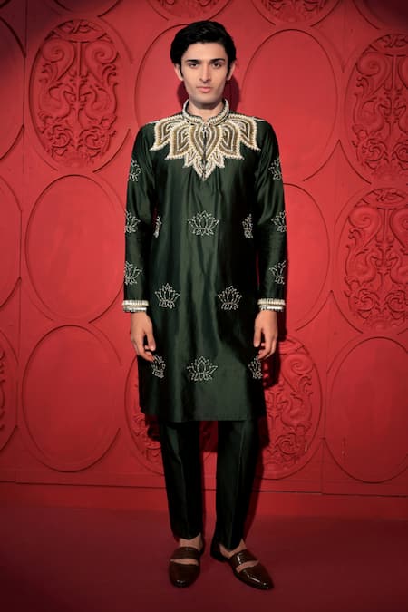 Jubinav Chadha Chanderi Lotus Sequin Embroidered Kurta With Pant 