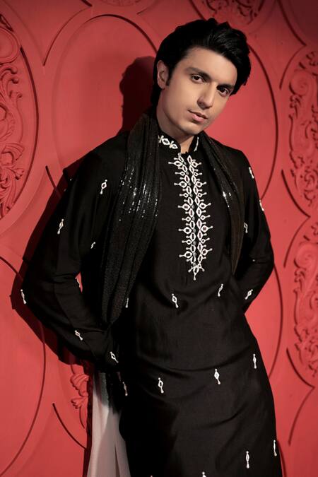 Jubinav Chadha White Georgette, Kota Doria, Cotton, Silk Kattan Embroidered Kurta And Pant Set Online at Aza Fashions Jubinav Chadha_White Georgette, Kota Doria, Cotton, Silk Kattan Embroidered Kurta And Pant Set _Online_at_Aza_Fashions