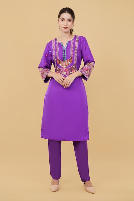 Nidhi Kejriwal Purple Silk Embroidery Dabka Notched Neck Floral Garden Yoke Kurta With Pant 