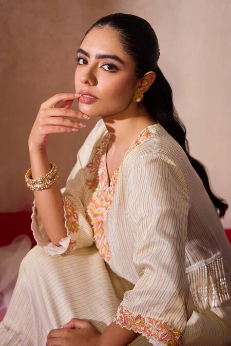 Tarini Vij White Tissue, Crepe, Organza Pearls, Amal Blossom Striped Kurta Pant Set Online at Aza Fashions Tarini Vij_White Tissue, Crepe, Organza Pearls, Amal Blossom Striped Kurta Pant Set _Online_at_Aza_Fashions