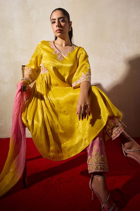 Buy_Tarini Vij_Pink Tissue, Chiffon Beads, Embroidery Round Fiza Bloom Kurta And Salwar Pant Set _Online_at_Aza_Fashions