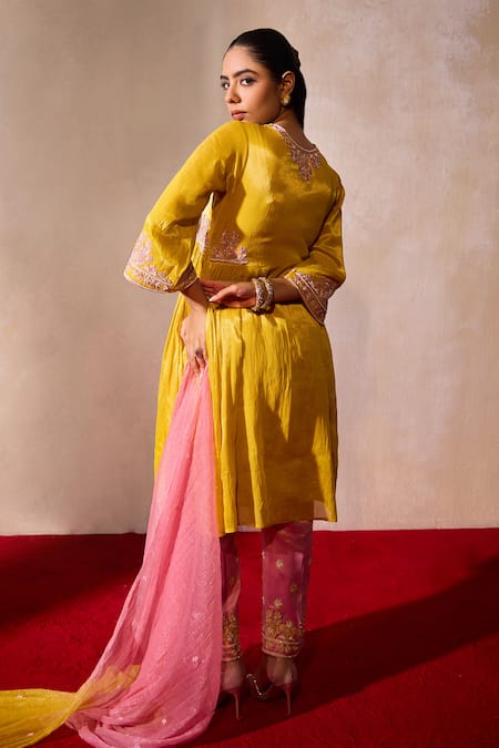 Tarini Vij Fiza Bloom Embroidered Kurta & Salwar Pant Set 