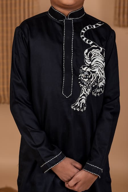 Shop Lil Angels Black Cotton Embroidery Tiger Motif Kurta With Pant Online at Aza Fashions Shop_Lil Angels_Black Cotton Embroidery Tiger Motif Kurta With Pant _Online_at_Aza_Fashions