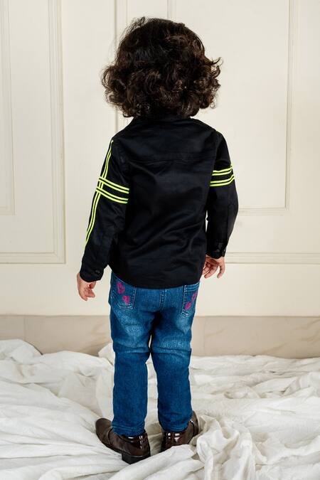 Shop Lil Angels Black Cotton Embroidery Giraffe Hand Shirt at Aza Fashions Shop_Lil Angels_Black Cotton Embroidery Giraffe Hand Shirt _at_Aza_Fashions