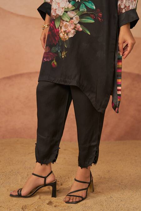 Buy Rainas Black Twill Collared Christiana Botanical Tunic With Pant Online at Aza Fashions Buy_Rainas_Black Twill Collared Christiana Botanical Tunic With Pant_Online_at_Aza_Fashions